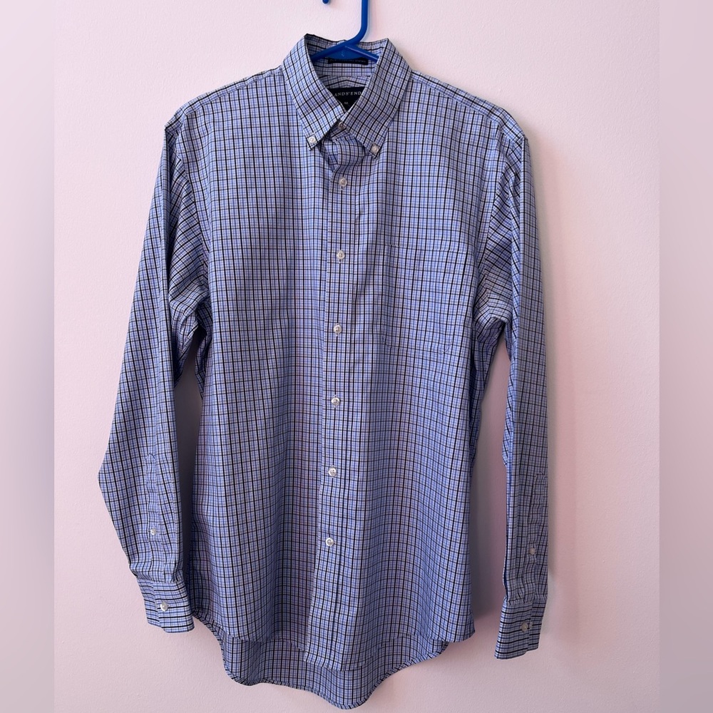 Mens Land’s End Pinpoint Oxford Shirt. The shirt is non-iron.